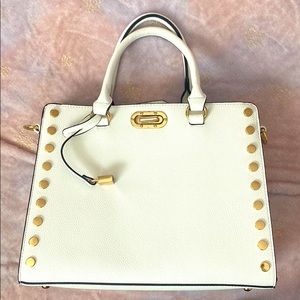 White shoulder bag